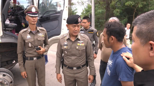 รถพ่วงเมายาแหกด่าน ระดมกำลังกว่า 30 นายสกัด