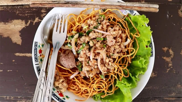 ก๋วยเตี๋ยวลาบ "พี่นก"@peenoknoodle (มีคลิป)