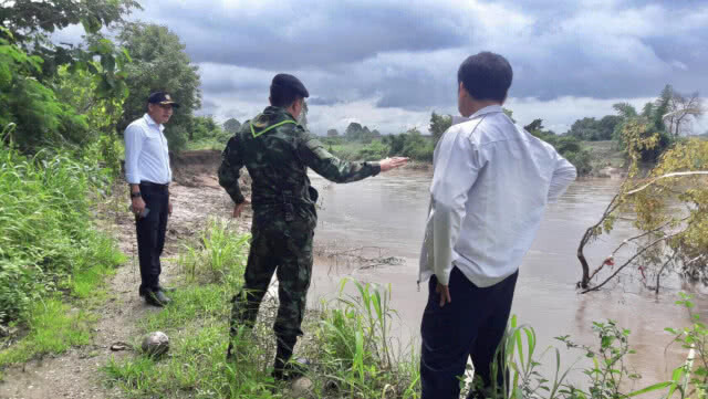 แม่น้ำเมยเซาะตลิ่งฝั่งไทยลึกเข้ามา 50 เมตร (มีคลิป)