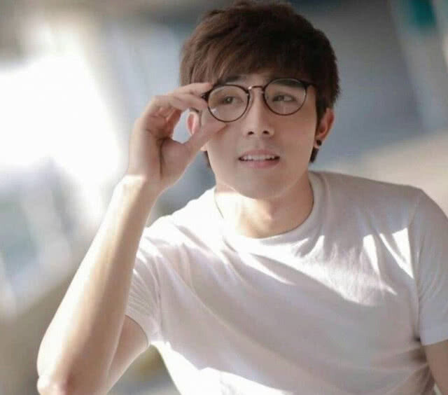 ย้อนเส้นทางบันเทิง "บูม จิรัชพิสิษฐ์"
