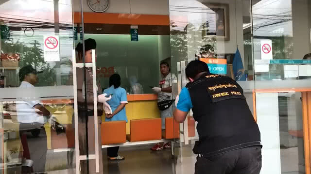 คนร้ายก่อเหตุชิงทรัพย์ ธอส.ภูเก็ต ได้เงินสดกว่า 2.6 หมื่น