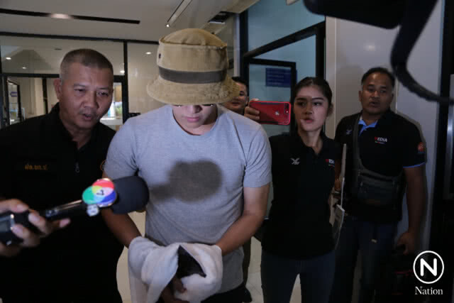 คุมตัว "บูม" ฝากขัง เจ้าตัวสีหน้าวิตกกังวล เพื่อนแห่เยี่ยมให้กำลังใจ