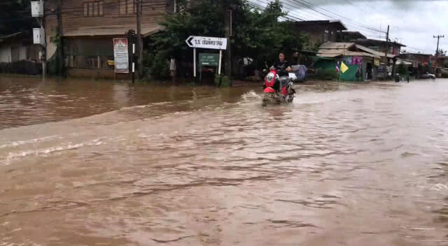 ฝนตกหนักน้ำท่วมตำบลเซิม 5 หมู่บ้าน