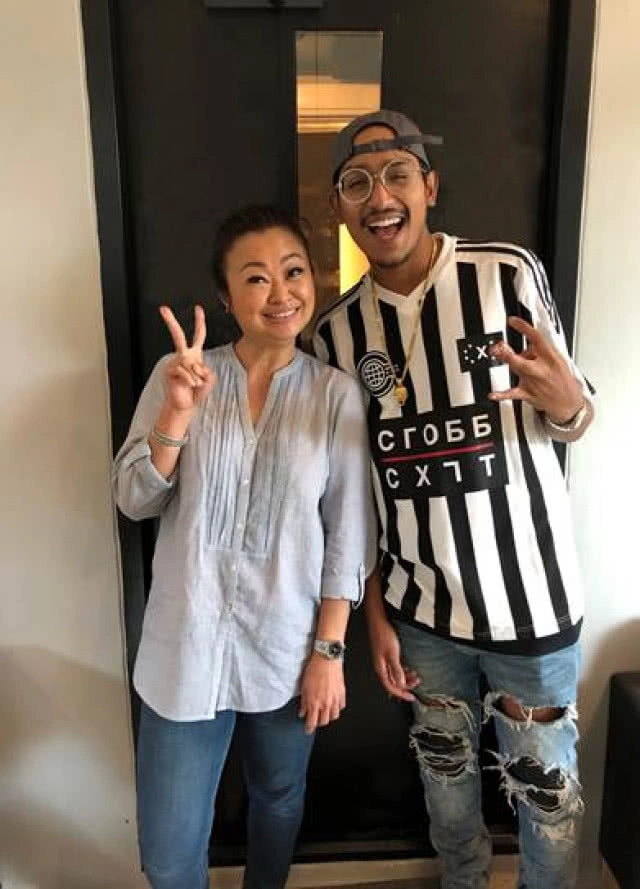 "ดี เจอร์ราร์ด" ปะทะ "เจนนิเฟอร์ คิ้ม"