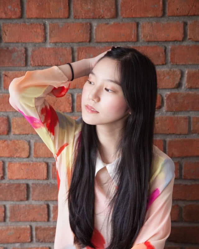 เด็กผี ว่าไง? "แนทเธอรีน BNK48" ออกโรงเชียร์เลสเตอร์