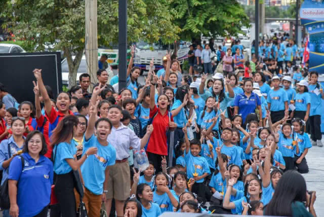 โคราช จัดแข่ง เต้นแอโรบิคบอกรักแม่ ชิงถ้วยพระราชทาน