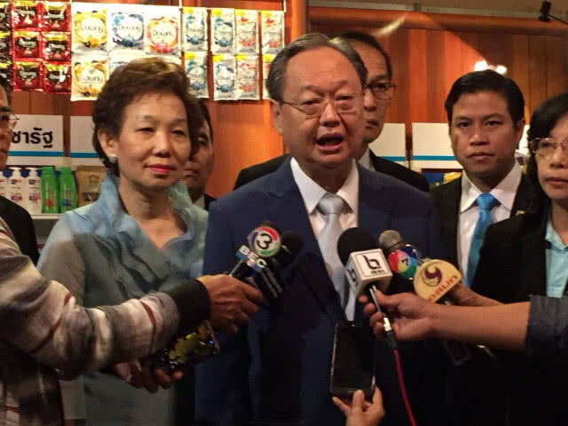 พาณิชย์ เปิดตัวแอพพลิเคชั่น "โชวห่วย-ไฮบริด"
