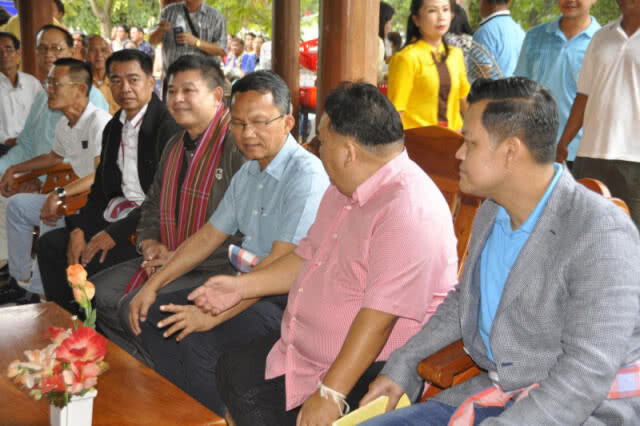 "กลุ่มสามมิตร" ไม่สน"ทักษิณ"เดินหน้าดูดต่อ เปิดตัว"หมอเปรม"