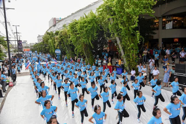 โคราช จัดแข่ง เต้นแอโรบิคบอกรักแม่ ชิงถ้วยพระราชทาน