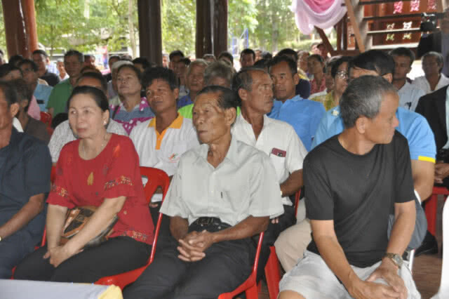 "กลุ่มสามมิตร" ไม่สน"ทักษิณ"เดินหน้าดูดต่อ เปิดตัว"หมอเปรม"