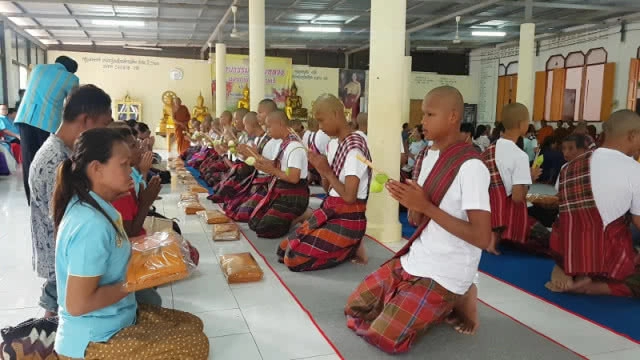 นักเรียนบัวใหญ่59คน บรรพชาสามเณรวันแม่แห่งชาติ