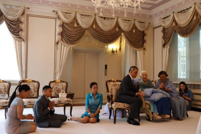 ปลื้มปีติ !! "สมเด็จพระราชินี ใน ร.9" ทรงบำเพ็ญพระราชกุศลวันเฉลิมพระชนมพรรษา