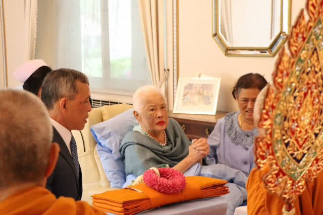 ปลื้มปีติ !! "สมเด็จพระราชินี ใน ร.9" ทรงบำเพ็ญพระราชกุศลวันเฉลิมพระชนมพรรษา