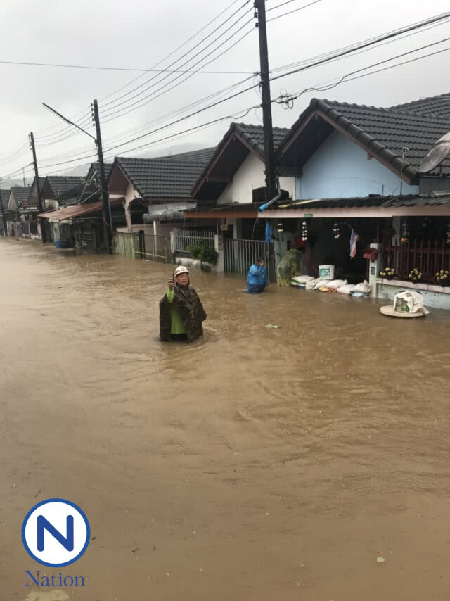 ระนองอ่วมน้ำทะลักท่วมหลังฝนตกหนัก