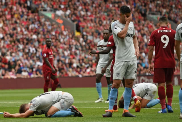 "หงส์แดง" ถลุง "ขุนค้อน" 4-0 ขึ้นจ่าฝูงพรีเมียร์ฯ