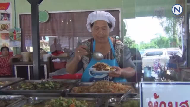 ร้านข้าวแกงเปิดให้กินฟรีในวันแม่