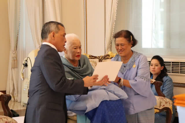 ปลื้มปีติ !! "สมเด็จพระราชินี ใน ร.9" ทรงบำเพ็ญพระราชกุศลวันเฉลิมพระชนมพรรษา