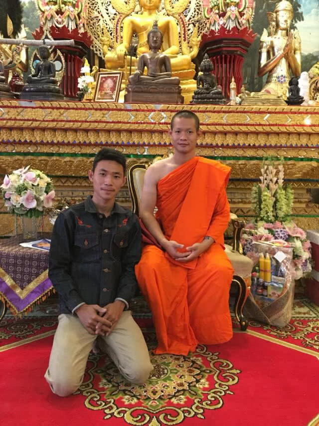ภาพประทับใจ! บุคคลเหล่านี้ มากราบพระเอกถึงวัด