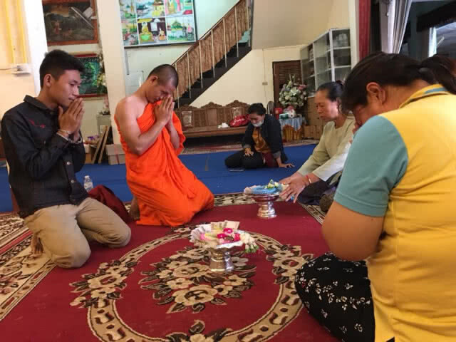 ภาพประทับใจ! บุคคลเหล่านี้ มากราบพระเอกถึงวัด