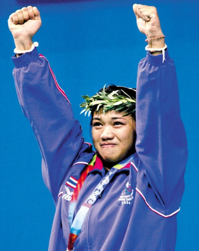 15 ส.ค.47 เฮลั่น "น้องอร สู้โว้ย" เหรียญทองหญิงโอลิมปิกคนแรกของไทย