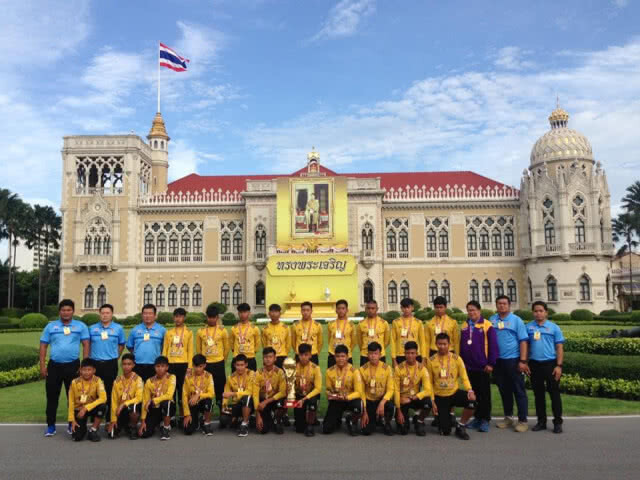 นายกฯร่วมยินดี กรุงเทพคริสเตียนคว้าแชมป์ฟุตบอลเยาวชนโลก