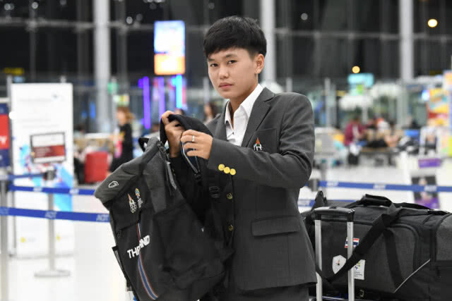 "ชบาแก้ว" บินลัดฟ้าตะลุยแดนอิเหนา "โค้ชหนึ่ง" เผยนักเตะพร้อมเกินร้อย