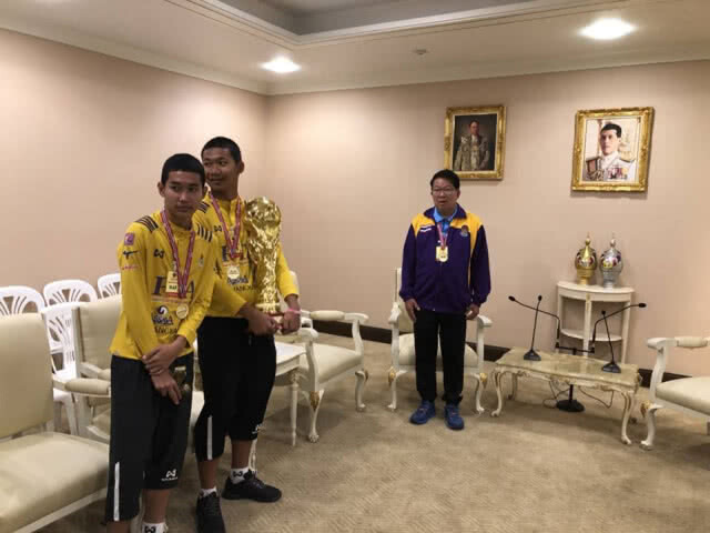 นายกฯร่วมยินดี กรุงเทพคริสเตียนคว้าแชมป์ฟุตบอลเยาวชนโลก
