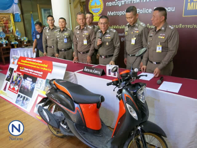 ตำรวจแถลงรวบ 2 โจ๋ตระเวนวิ่งราวมือถือ ย่านดินแดง-สุทธิสาร