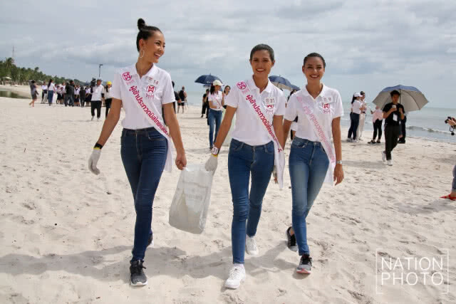 มิสไทยแลนด์เวิลด์ 2018 ใส่บาตรริมหาดยามเช้า