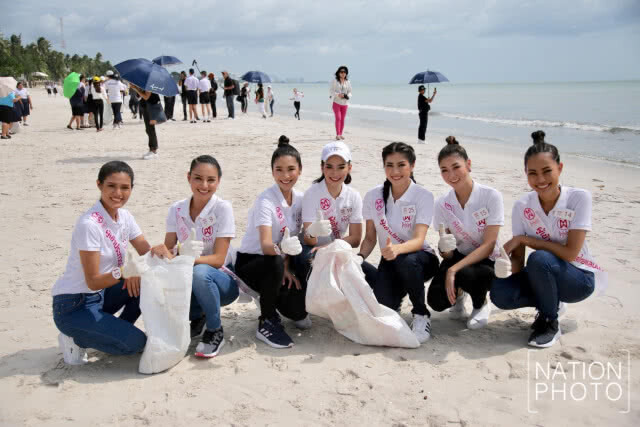 มิสไทยแลนด์เวิลด์ 2018 ใส่บาตรริมหาดยามเช้า
