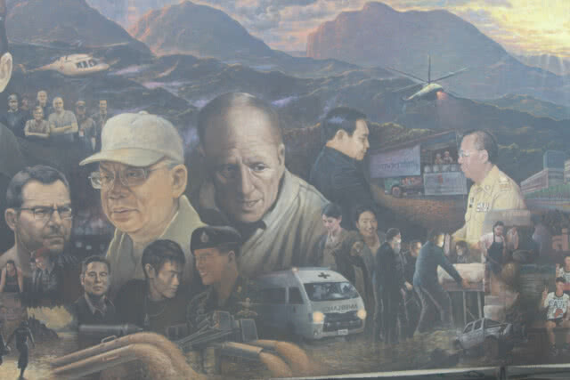 เตรียมเคลื่อนย้ายภาพวาด "THE HEROES" ไป "วัดร่องขุ่น" พรุ่งนี้ (17/8/61)