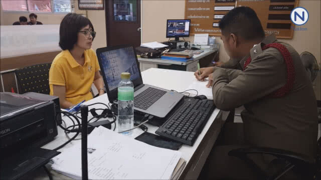 (มีคลิป) คนร้ายวิ่งราวในลานจอดรถห้างดังฉกทรัพย์ไปกว่าแสนบาท