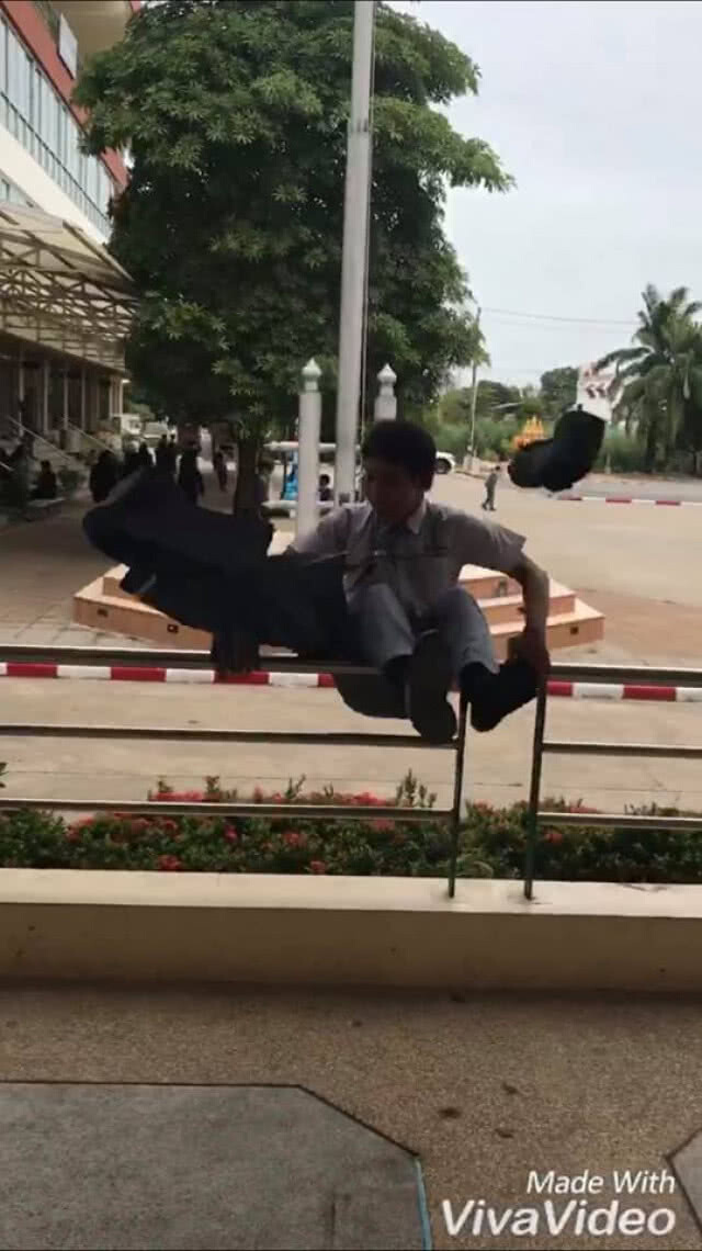 ทั้งขำทั้งสงสาร คลิปเลียนแบบมิสแกรนด์จนได้เรื่อง