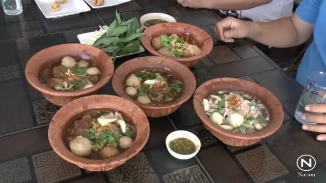 ก๋วยเตี๋ยวหม้อดินหอมกรุ่นเครื่องตุ๋น หนึ่งเดียวพะเยา