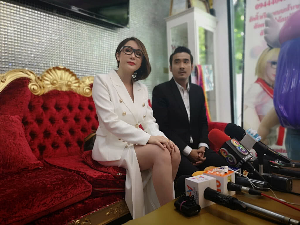 นิกกี้ พริตตี้เงินล้าน ขอผลตรวจเหยื่อ สักปากติดเชื้อ