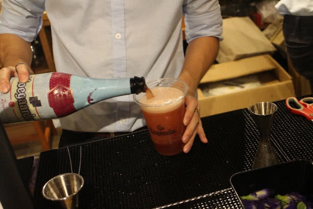 ดื่มด่ำกับงานศิลป์ทำความรู้จักเติมความสดชื่นไปกับ "Hoegaarden"