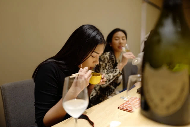 พามาทาน‘โอมากาเสะ’ @ Sushi Ichizu ร้านซูชิดาวรุ่งสายตรงจาก Mizutani และ Sugita