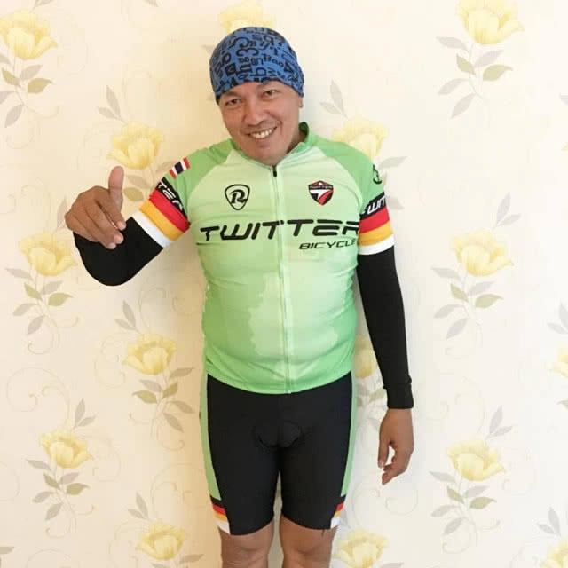 "ค่อม ชวนชื่น"โพสต์รูปรถหรูทำงานมาเยอะ ให้รางวัลกับตัวเองบ้างแต่ทำโซเชียลฮา แห่แชร์ถล่ม!!