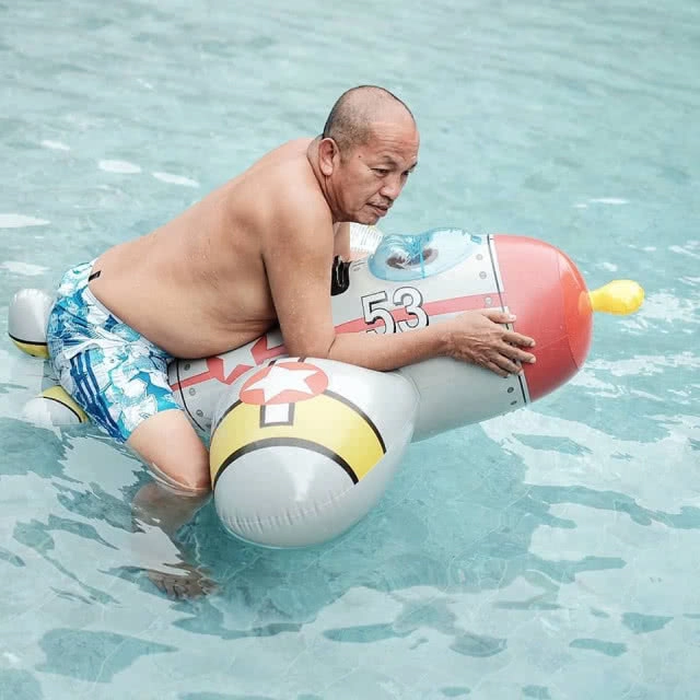 "ค่อม ชวนชื่น"โพสต์รูปรถหรูทำงานมาเยอะ ให้รางวัลกับตัวเองบ้างแต่ทำโซเชียลฮา แห่แชร์ถล่ม!!