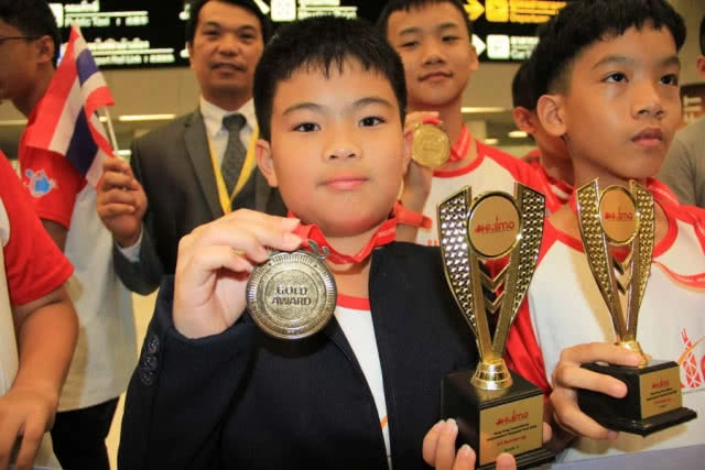 เด็กไทยเจ๋ง!! คว้า 42 ทอง แข่งคณิตศาสตร์นานาชาติที่ฮ่องกง