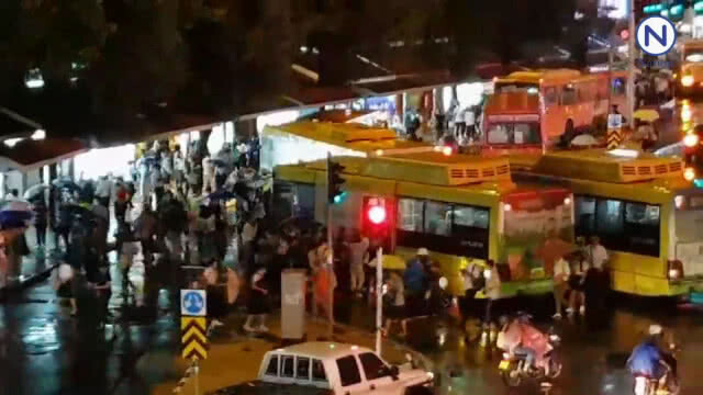 ชาวกรุงฯอ่วม!! ฝนถล่มเวลาเลิกงานจราจรติดขัดทุกเส้น
