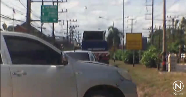 ตร.ยิงรถกระบะขนน้ำมันเถื่อน