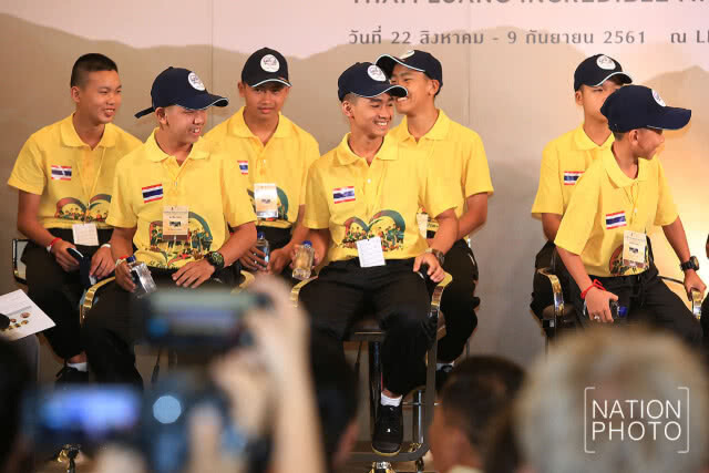ทีมหมูป่า อะคาเดมีเข้ากรุงฯ เปิดใจกับพบสื่อมวลชน