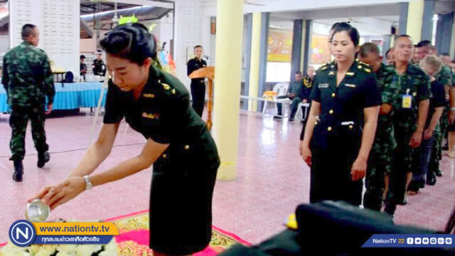 สุดเศร้า! รดน้ำศพพลทหารเหตุเรือแข่งล่มแม่น้ำน่าน