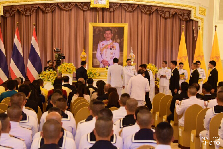 ในหลวง ทรงพระกรุณาโปรดเกล้าฯ พระราชทานเครื่องราชฯ-เข็มที่ระลึก ชาวไทย-ต่างชาติ "ช่วยหมูป่า"