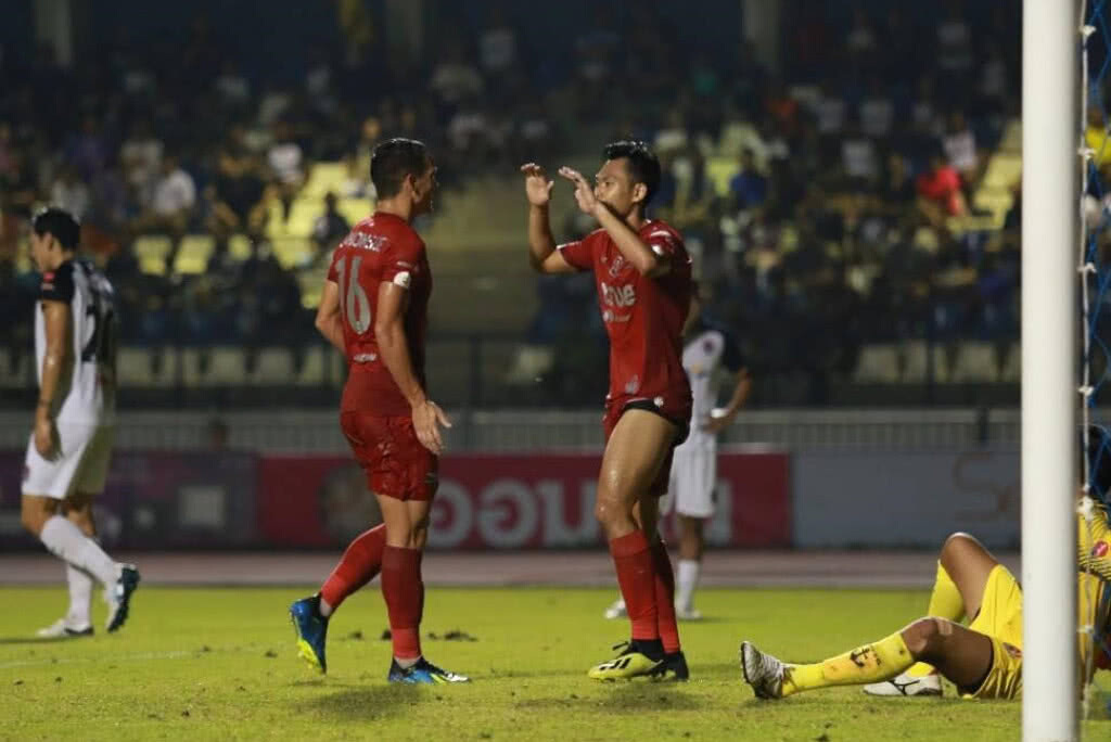 แข้งเทพไม่พลาด! แบงค็อก บุกขย้ำราชนาวี 4-0 แข้งเทพไม่พลาด! แบงค็อก บุกขย้ำราชนาวี 4-0