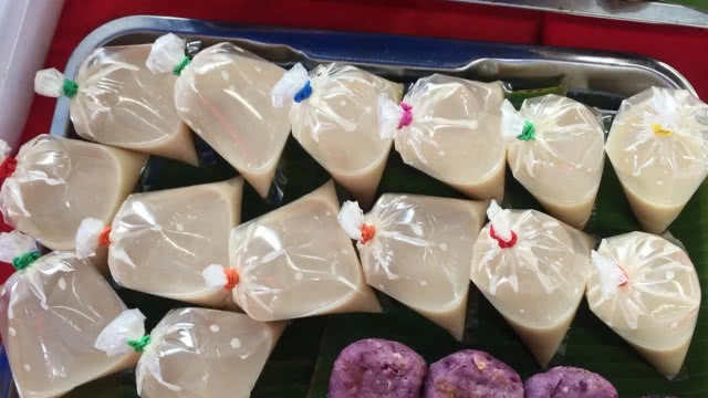 กล้วยปิ้งโลโซ สูตรน้ำจิ้มโบราณ ที่รสชาติไม่ธรรมดา