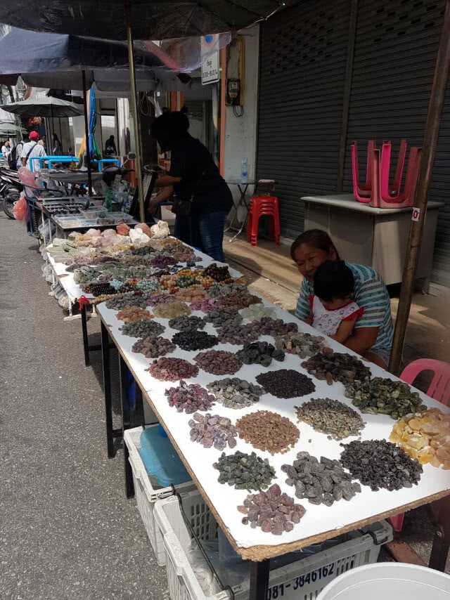 รมว.กก.นำสื่อมวลชนเยี่ยมสัมผัสเมืองจันทบุรี