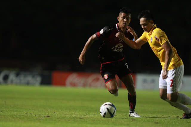 เมืองทองพลิกแซงเทโร 4-2