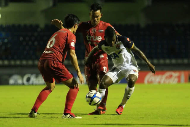 แข้งเทพไม่พลาด! แบงค็อก บุกขย้ำราชนาวี 4-0